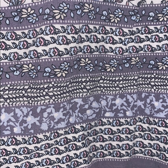 Floral quarter sleeved blouse - Picture 3 of 4